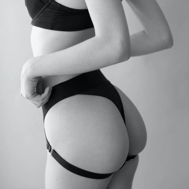 Черные трусики для насадок Heroine Lingerie Harness - size M, черный